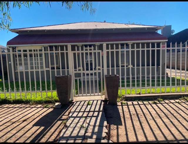 3 BEDROOM PROPERTY TO RENT IN QUEENSTOWN CENTRAL